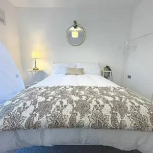  Apartment Beach Retreat